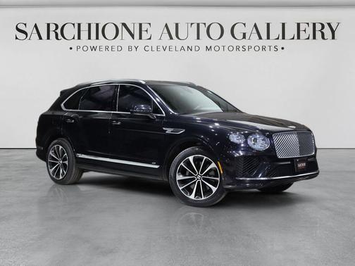 Black 2022 Bentley Bentayga V8
