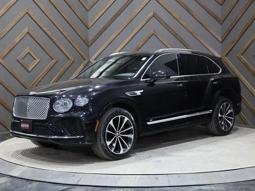 Black 2022 Bentley Bentayga V8