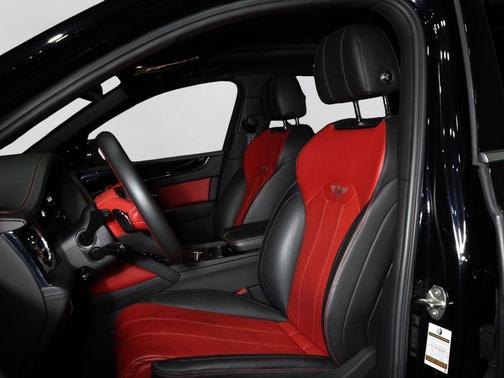 Black 2022 Bentley Bentayga V8