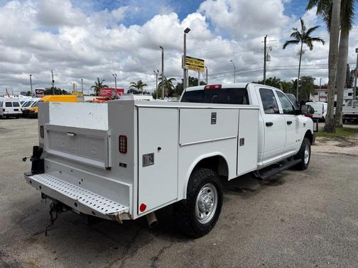 2022 RAM 2500 Tradesman Crew Cab 4x4 8' Box