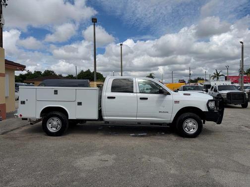 2022 RAM 2500 Tradesman Crew Cab 4x4 8' Box