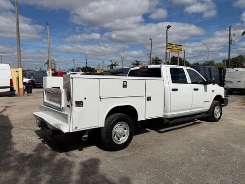 2022 RAM 2500 Tradesman Crew Cab 4x4 8' Box