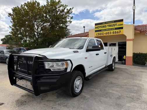 2022 RAM 2500 Tradesman Crew Cab 4x4 8' Box