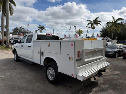2022 RAM 2500 Tradesman Crew Cab 4x4 8' Box