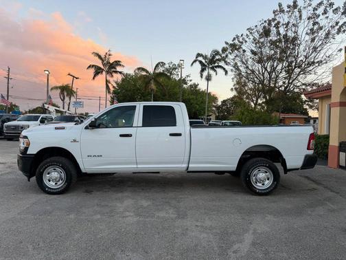 2022 RAM 2500 Tradesman Crew Cab 4x4 8' Box