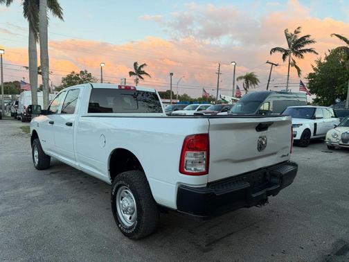 2022 RAM 2500 Tradesman Crew Cab 4x4 8' Box