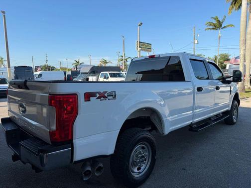 Oxford White 2018 Ford F-250 XL