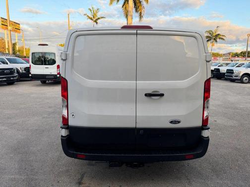 Oxford White 2022 Ford Transit-150 Base