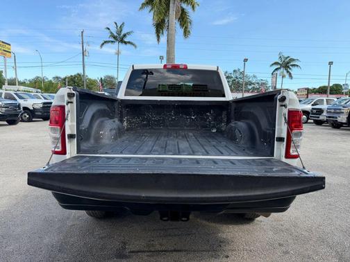 2022 RAM 2500 Tradesman Crew Cab 4x4 6'4' Box