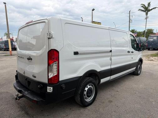 Oxford White 2019 Ford Transit-250 Base