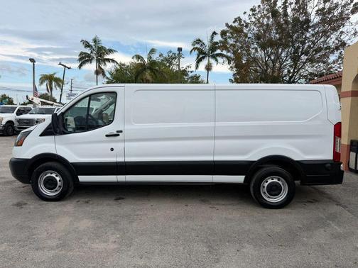 Oxford White 2019 Ford Transit-250 Base