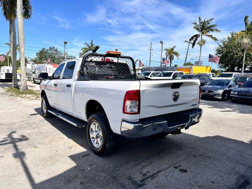 Bright White Clearcoat 2019 RAM 2500 Tradesman Crew Cab 4x4 6'4' Box