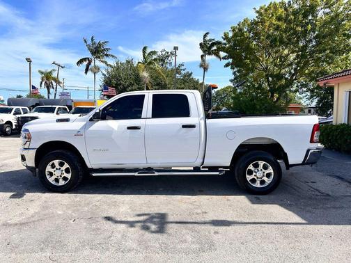 Bright White Clearcoat 2019 RAM 2500 Tradesman Crew Cab 4x4 6'4' Box