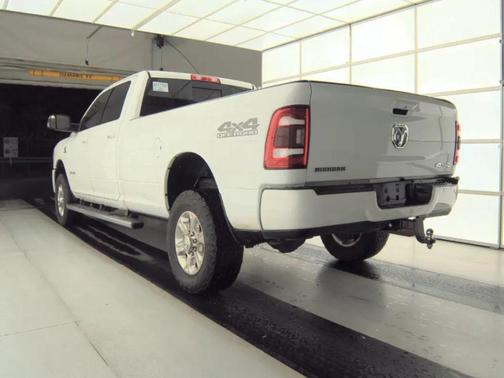Bright White Clearcoat 2020 RAM 2500 Big Horn Crew Cab 4x4 8' Box