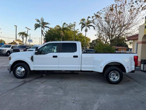 Oxford White 2019 Ford F-350 XL