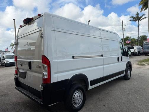 White 2025 RAM ProMaster 2500 Tradesman