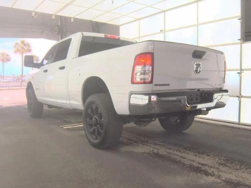 Bright White Clearcoat 2024 RAM 2500 Big Horn Crew Cab 4x4 6'4' Box