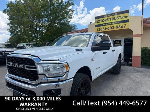Bright White Clearcoat 2024 RAM 2500 Big Horn Crew Cab 4x4 6'4' Box