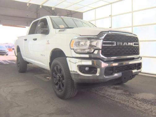 Bright White Clearcoat 2024 RAM 2500 Big Horn Crew Cab 4x4 6'4' Box