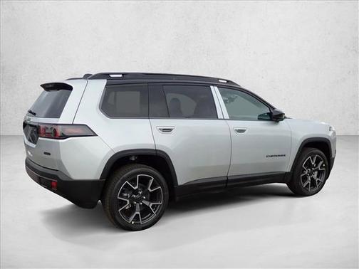 Silver Zynith Clearcoat 2026 Jeep Cherokee Overland