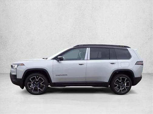 Silver Zynith Clearcoat 2026 Jeep Cherokee Overland