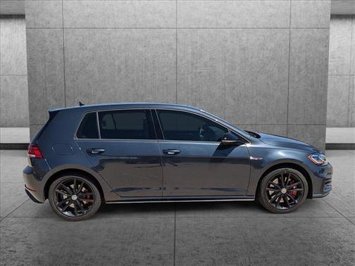 Photo 5 of 25 of 2021 Volkswagen Golf GTI 2.0T SE