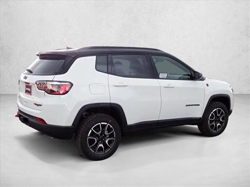 Bright White Clearcoat 2026 Jeep Compass Trailhawk