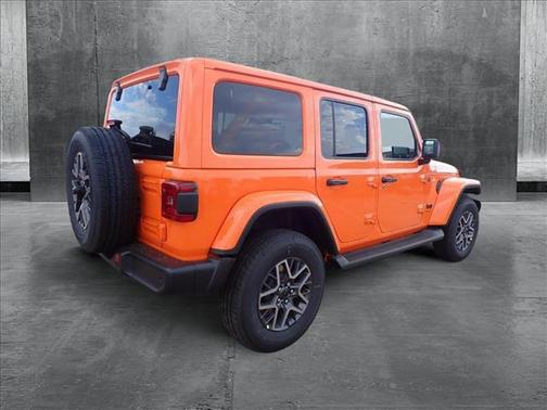 2025 Jeep Wrangler 4-Door Sahara 4x4