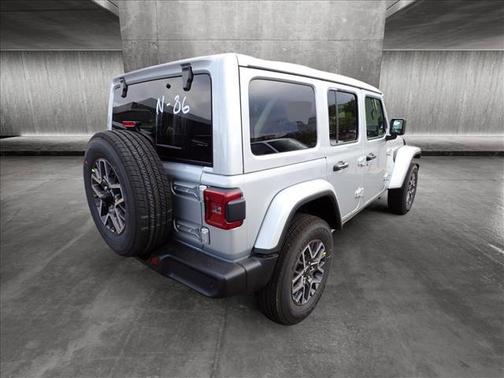 2024 Jeep Wrangler 4-Door Sahara 4x4