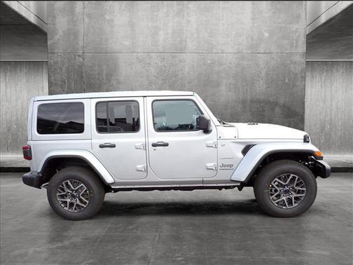 2024 Jeep Wrangler 4-Door Sahara 4x4