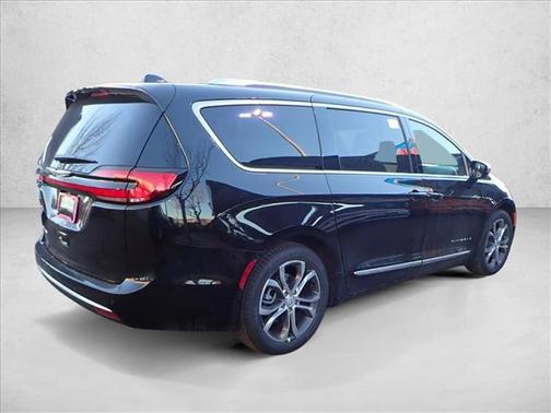 2026 Chrysler Pacifica L