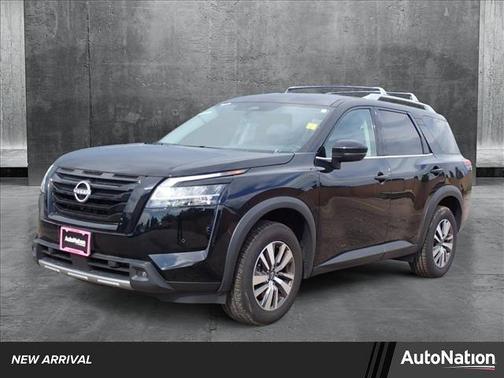 2023 Nissan Pathfinder SL 4WD