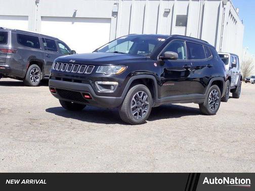 Diamond Black Crystal Pearlcoat 2019 Jeep Compass Trailhawk