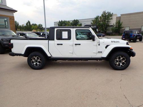 2021 Jeep Gladiator Willys 4x4