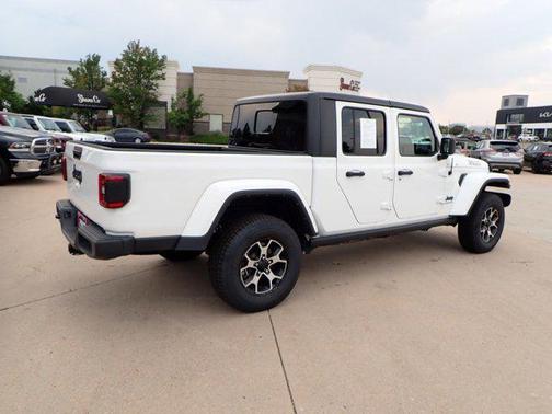 2021 Jeep Gladiator Willys 4x4