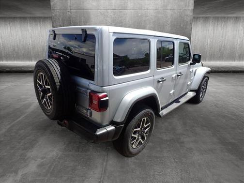 2024 Jeep Wrangler 4-Door Sahara 4x4