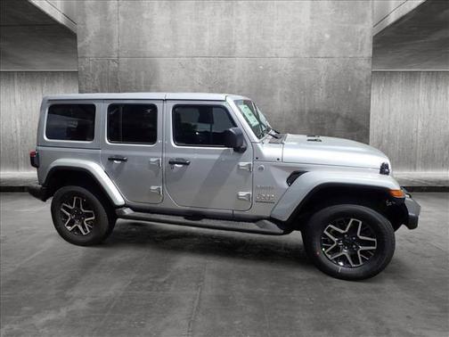 2024 Jeep Wrangler 4-Door Sahara 4x4