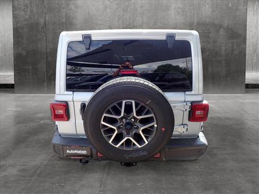 2024 Jeep Wrangler 4-Door Sahara 4x4