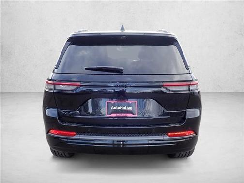 Diamond Black Crystal Pearlcoat 2026 Jeep Grand Cherokee Limited