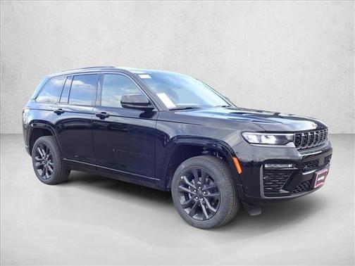 Diamond Black Crystal Pearlcoat 2026 Jeep Grand Cherokee Limited