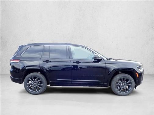 Diamond Black Crystal Pearlcoat 2026 Jeep Grand Cherokee Limited
