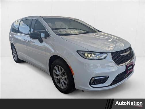 2025 Chrysler Pacifica L