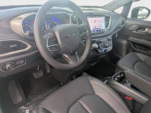 2025 Chrysler Pacifica L