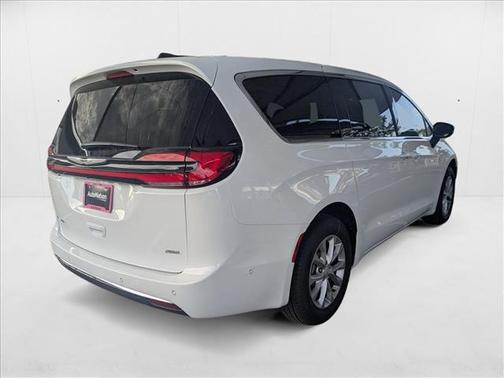 2025 Chrysler Pacifica L
