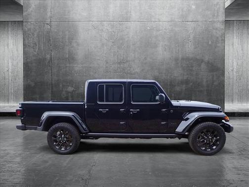 2025 Jeep Gladiator Nighthawk