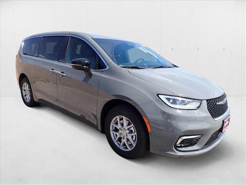 2025 Chrysler Pacifica L
