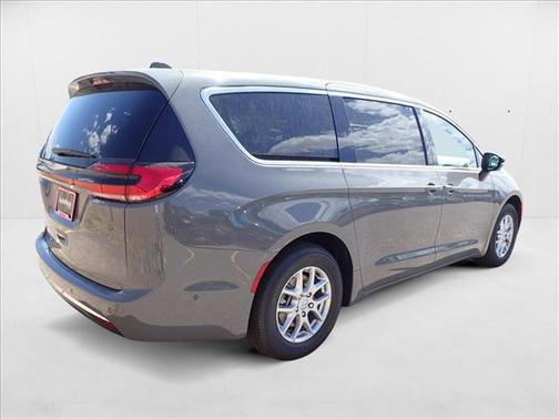 2025 Chrysler Pacifica L