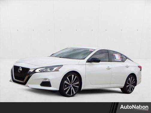 2022 Nissan Altima SR FWD