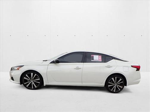 2022 Nissan Altima SR FWD