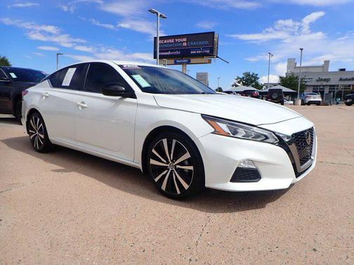 2022 Nissan Altima SR FWD